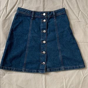 Adorable H&M Denim Skirt with buttons